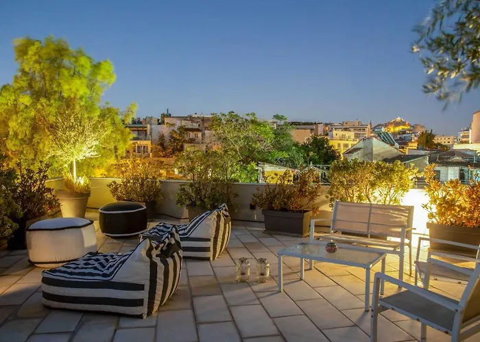 Fantastic Central Athens Suite With Shared Rooftop Deck