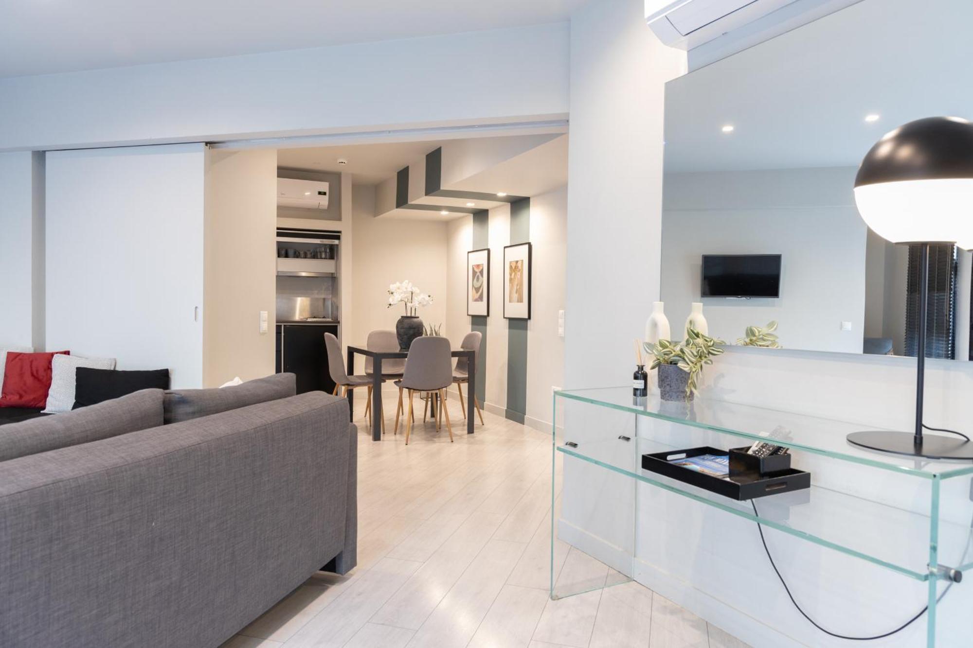 Fantastic With Shared Rooftop Deck Athen
