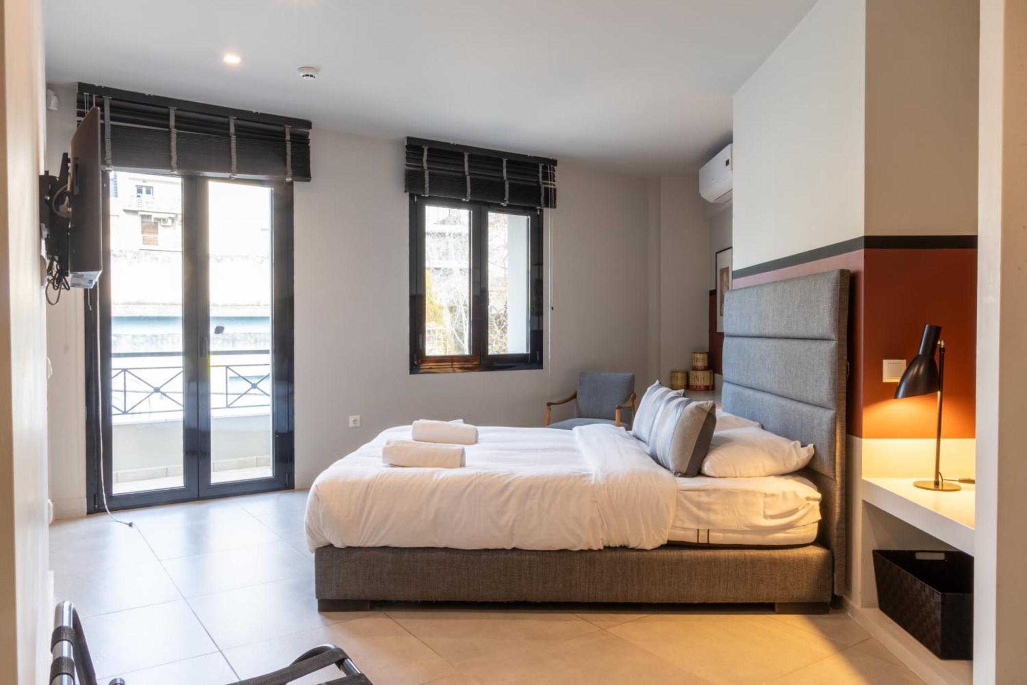 Fantastic With Shared Rooftop Deck Apartament Atena