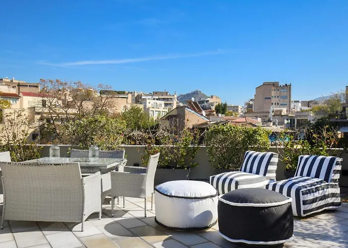 Fantastic Central Athens Suite With Shared Rooftop Deck
