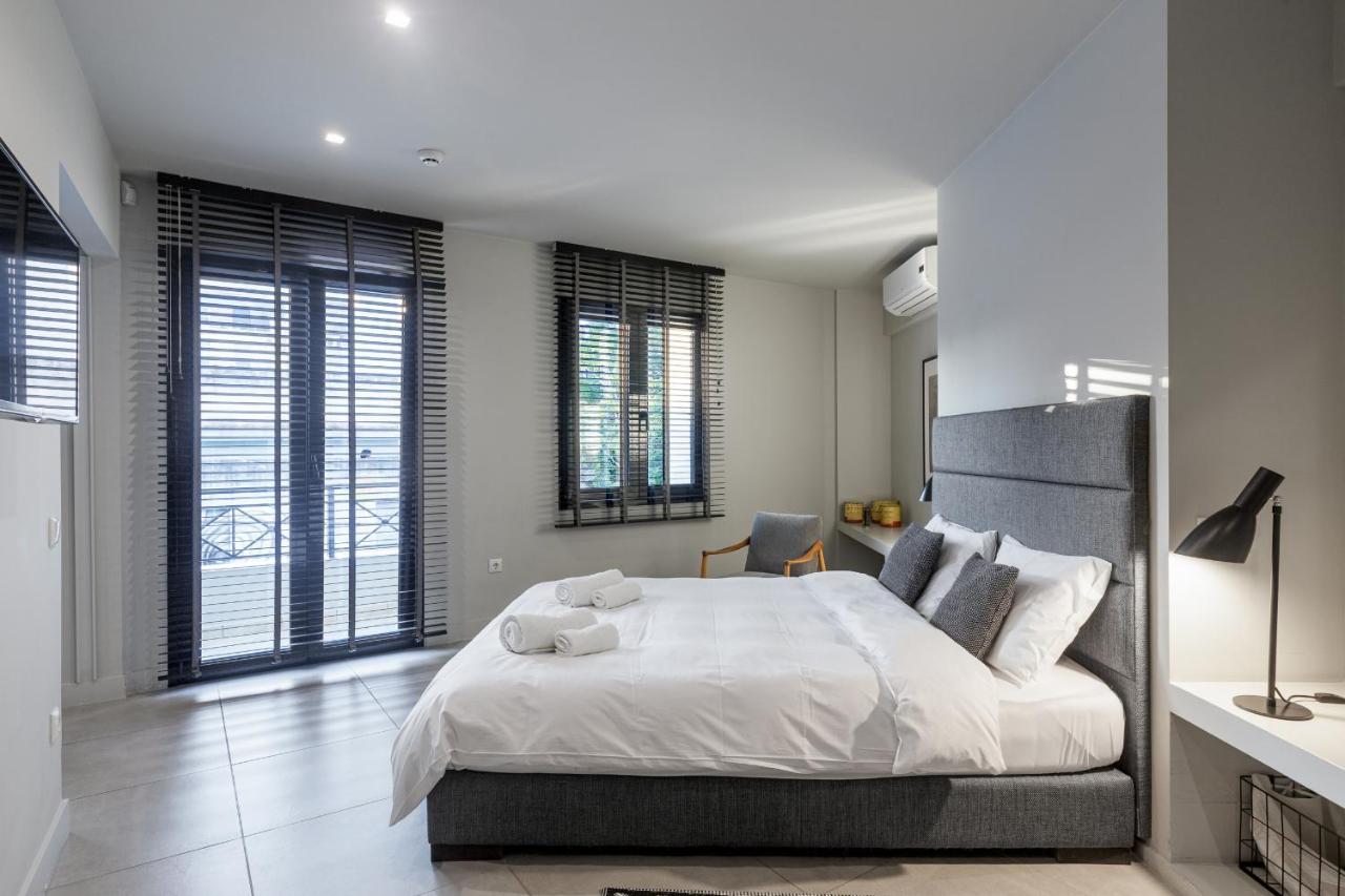Apartment Fantastic Central Athens Suite With Shared Rooftop Deck *